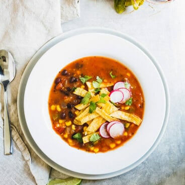 Chipotle Black Bean Tortilla Soup | 13 Best Healthy & Easy Soup 亚洲体育Recipes | Best Soup Recipes | Easy Soup Recipes
